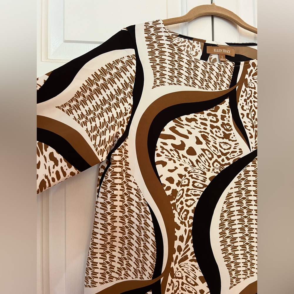 Ellen Tracy Abstract Brown and Black Blouse NWOT Size S - Picture 3 of 7